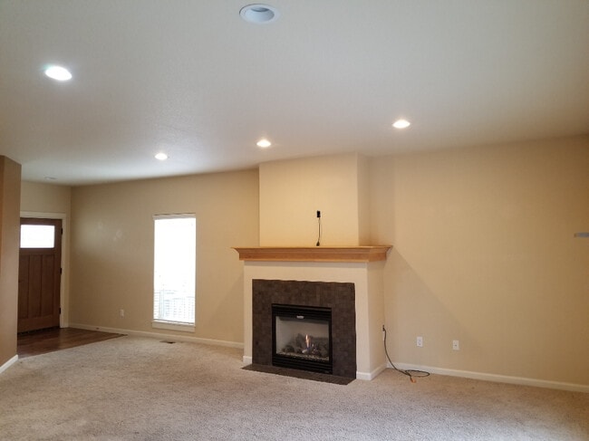 Building Photo - 20742 NE Angora Ct