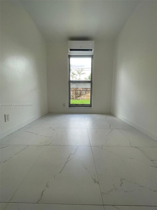 Building Photo - 5731 SW 53rd Terrace