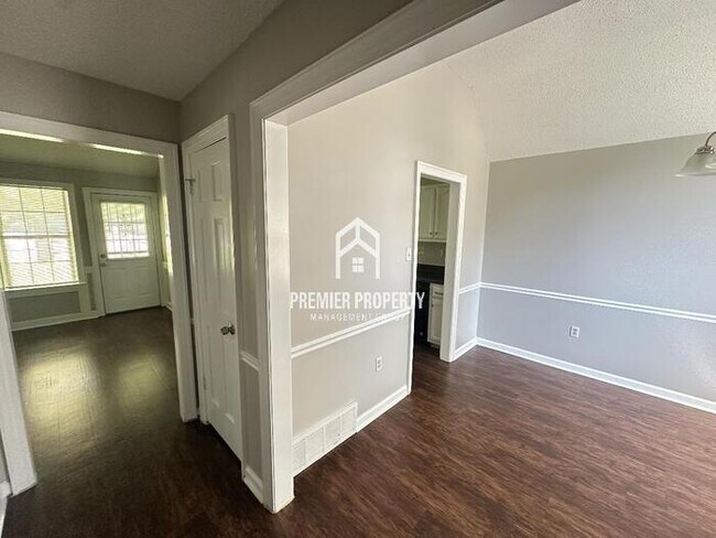 Foto del edificio - 6569 Chauncey