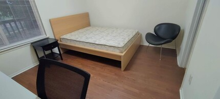 Building Photo - 4000 SW 23rd