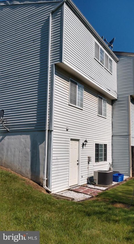 Primary Photo - 14233 Castle Blvd
