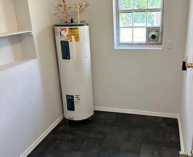 Building Photo - Charming 1 Bed House