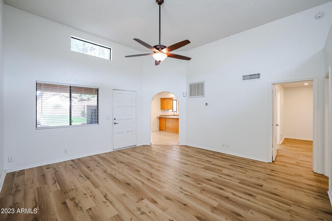 Foto del edificio - 8940 W Olive Ave