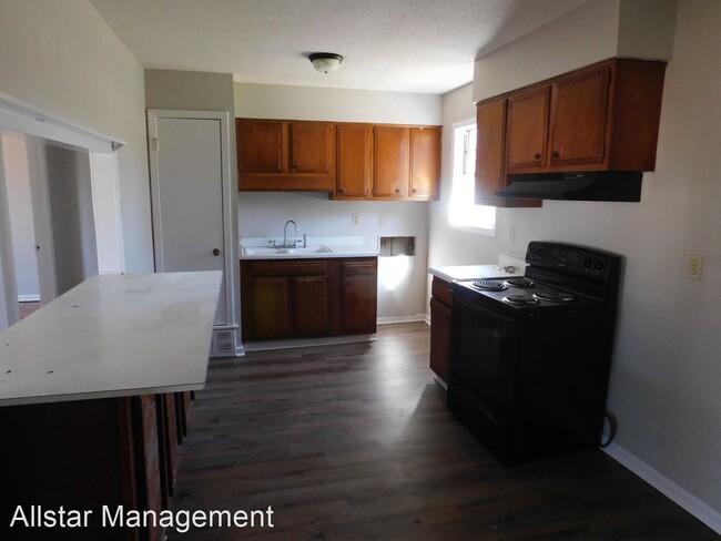 Foto del edificio - 3 br, 1 bath House - 6650 Embassy Circle