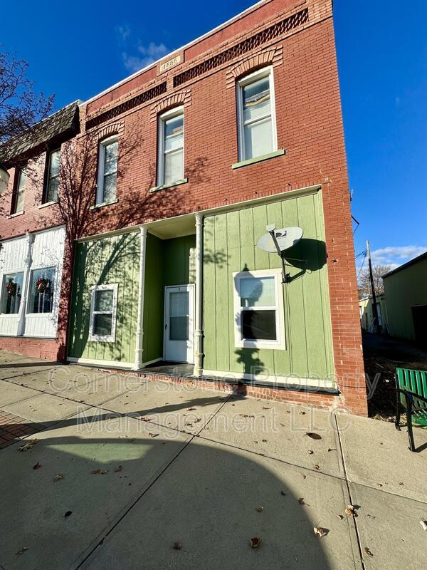 Building Photo - 617 E 4th St