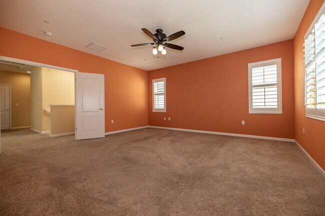 Foto del edificio - 7710 Fennel Pl