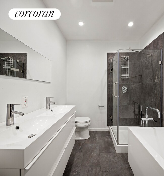 Foto del edificio - 324 Degraw St