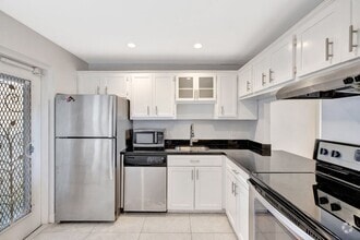Building Photo - 3181 S Ocean Dr