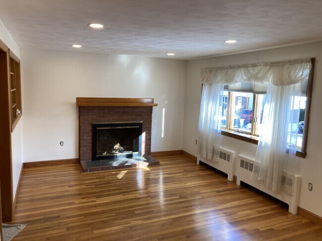 Building Photo - 15 Highet Ave