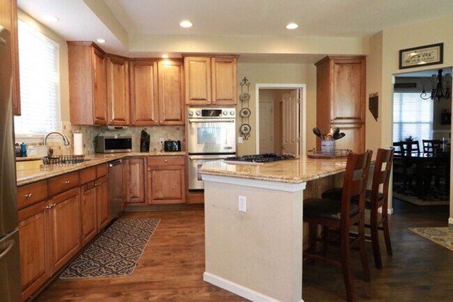 Building Photo - Beautiful custom single family home in the...