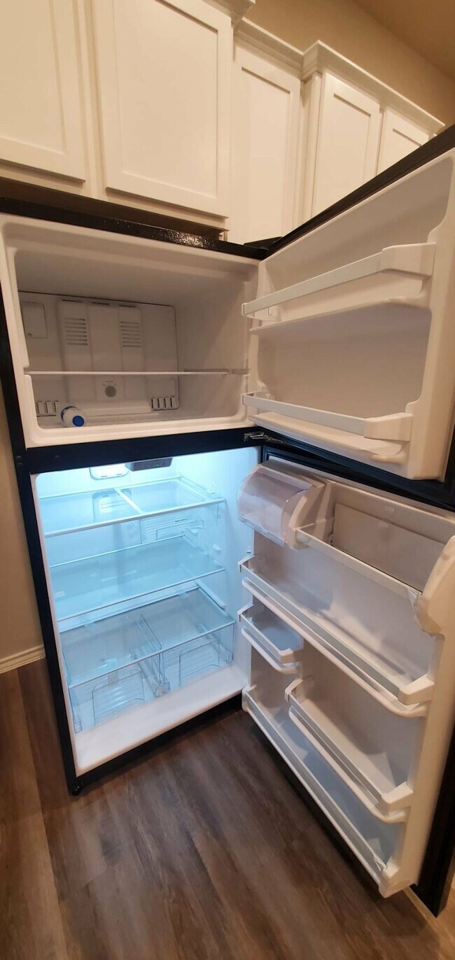 Foto del edificio - 11726 White Cedar St