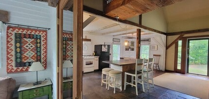 Building Photo - 50 Mountain View Estates Rd