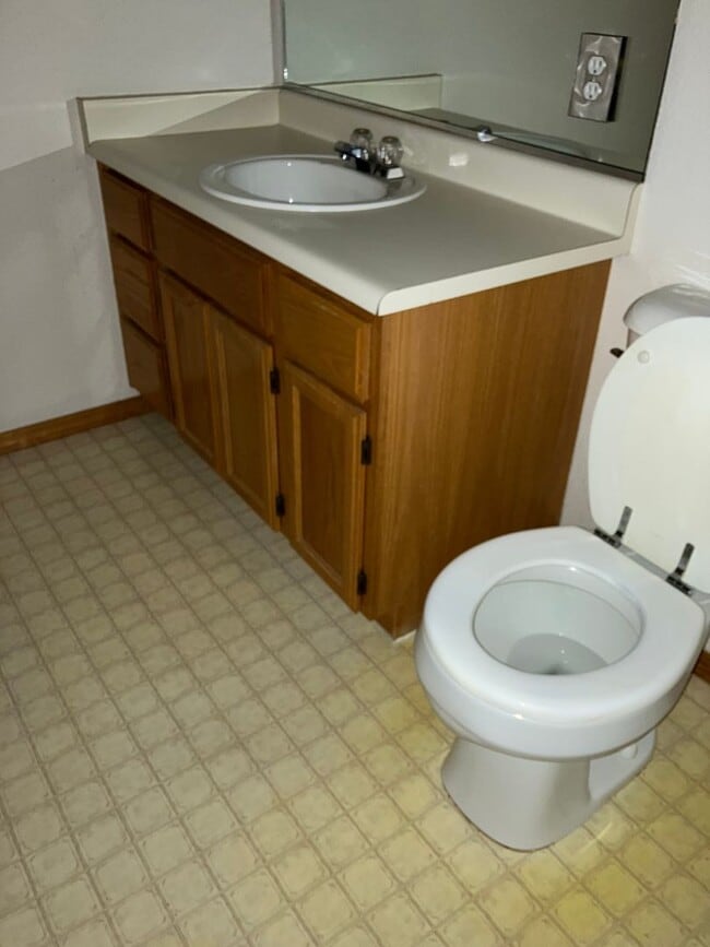 Foto del edificio - 2 BEDROOM, 2 BATH CONDO FOR RENT