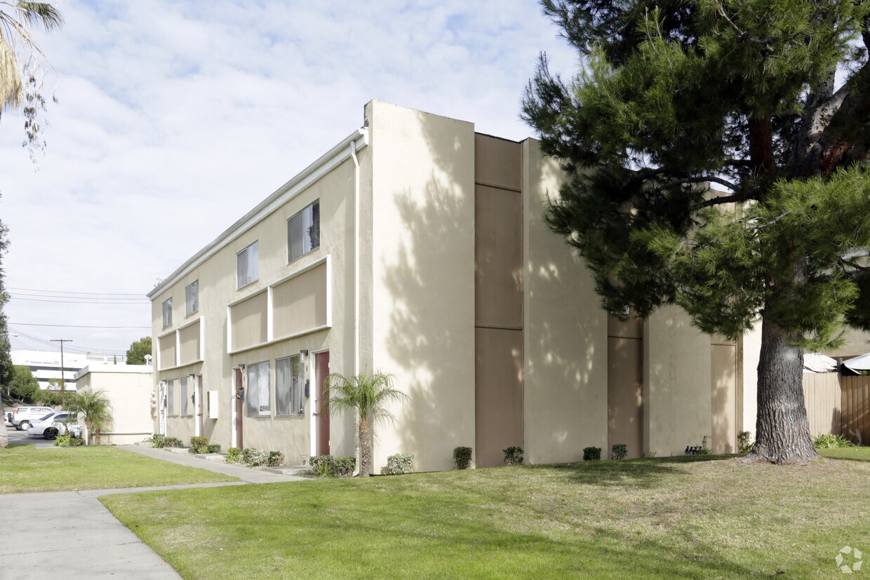 Primary Photo - 3939 W El Prado Ave