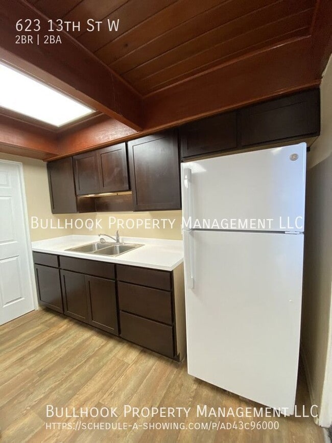 Building Photo - 623 13th St W