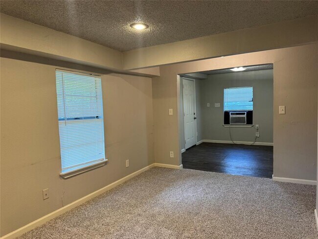 Foto del edificio - 5007 Heflin Ln