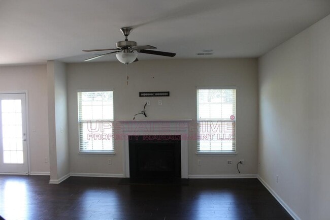 Building Photo - 204 Alderside Pl
