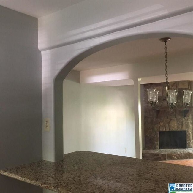 Foto del edificio - 2 bedroom in Vestavia Hills AL 35243