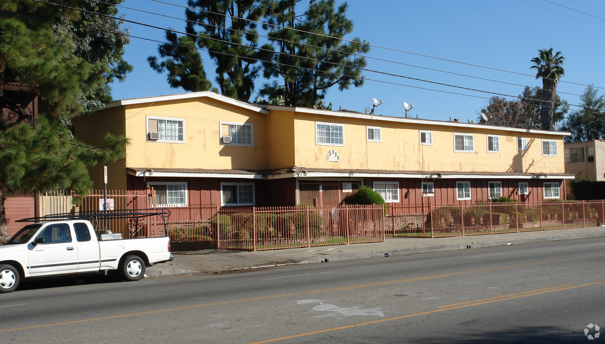 Building Photo - 14959 Vanowen St