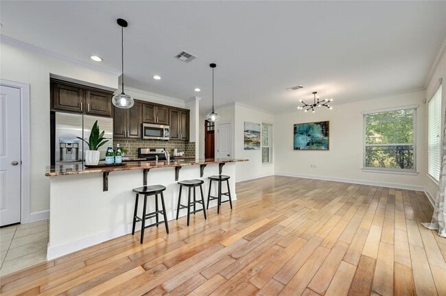 Building Photo - 4707 Rosedale Ave