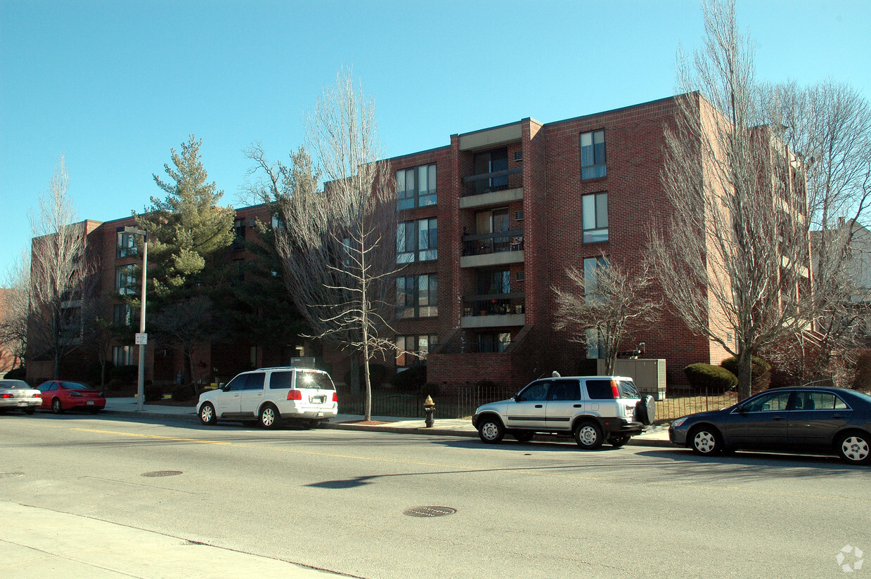 Foto principal - 140 Humboldt Ave