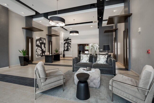 Foto del edificio - Upgraded East Village 2 Bedroom at Park Terrace. 2 side-by-side parking spaces included. Small pe...