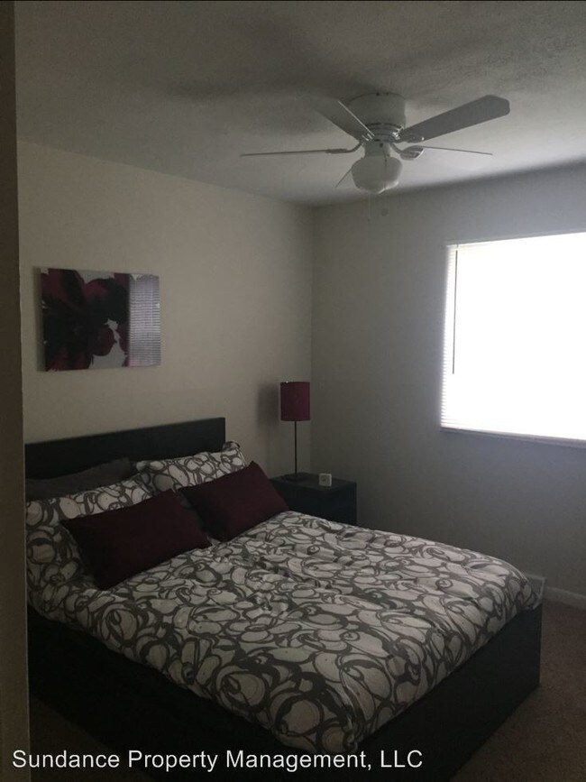 Foto del edificio - 7852 Marten Ct S