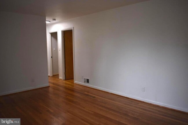 Building Photo - 9205 4th St