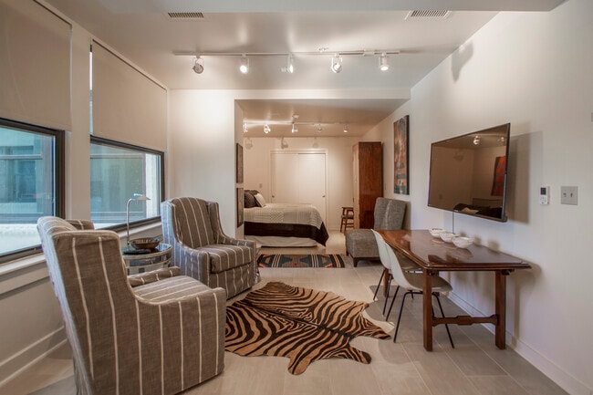 Foto del edificio - 221 W 2nd St