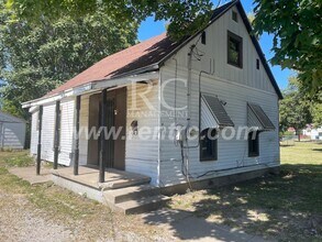 Building Photo - 102 Elmwood Ave