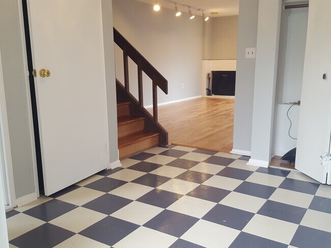 Foto del edificio - 94 Monticello Dr