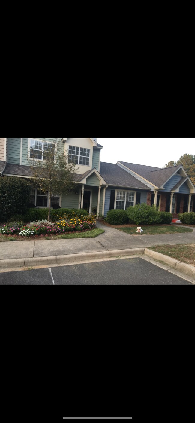 Building Photo - 9238 Four Mile Creek Rd
