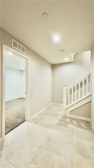 Building Photo - 130 Greenleaf Dr
