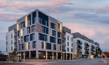 Building Photo - Rinrose