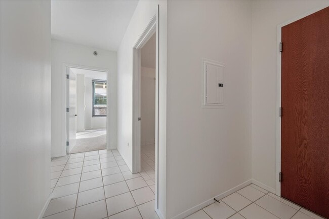 Building Photo - 701 S Wells St