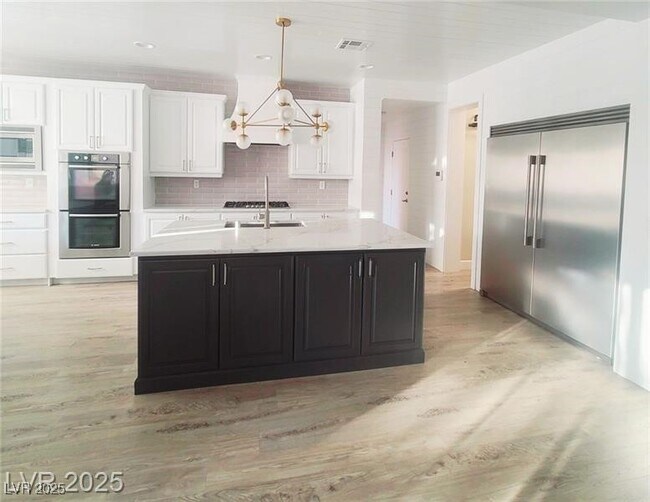 Building Photo - 927 Via Canale Dr