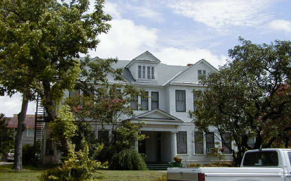 Foto del edificio - 315 W Magnolia Ave