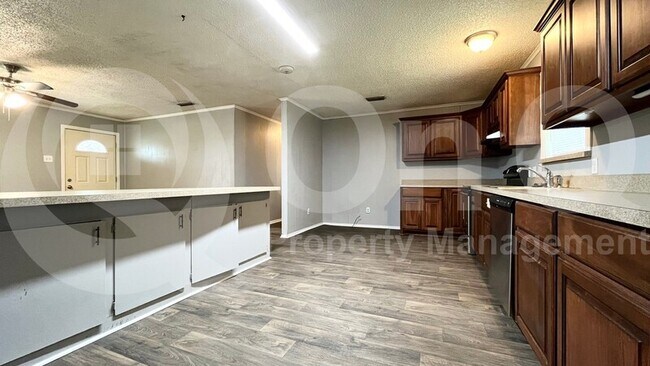 Foto del edificio - 213 Raymond St