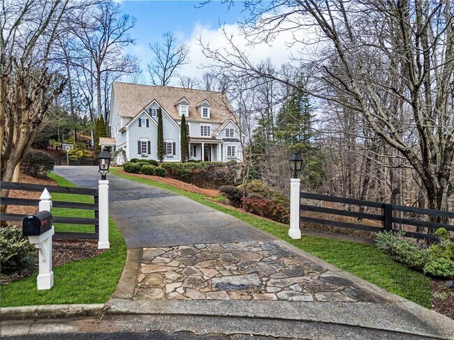 Foto del edificio - 215 6 Hills Ln