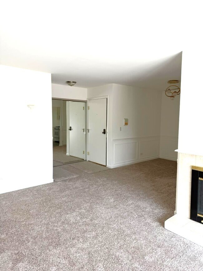 Foto del edificio - 327 Wildberry Ct