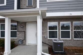 Building Photo - 2904 Zana Dr