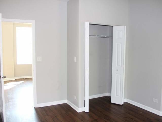 Foto del edificio - 10307 Main Street