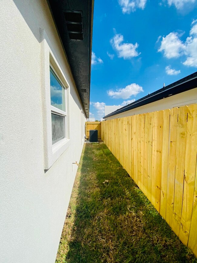 901 Sugar Garden Ave Unit 1, Pharr, TX 78577 Apartments in Pharr, TX