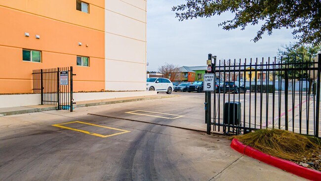 Foto del edificio - 502 Shiloh Dr