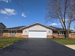 Building Photo - 4338 Pepper Dr