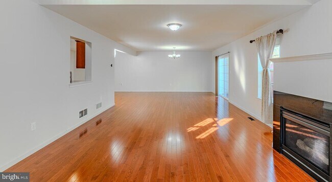 Foto del edificio - 6101 Galleon Drive