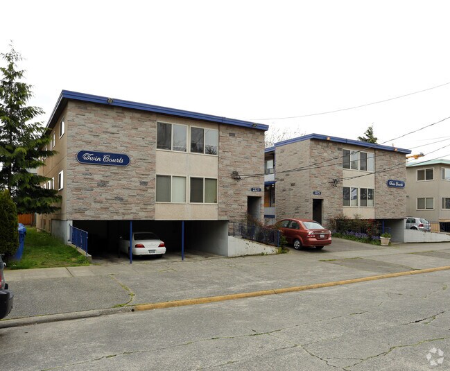 Building Photo - Twin Courts Apartments