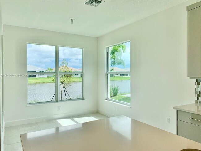 Foto del edificio - 13582 SW Oceanus Blvd