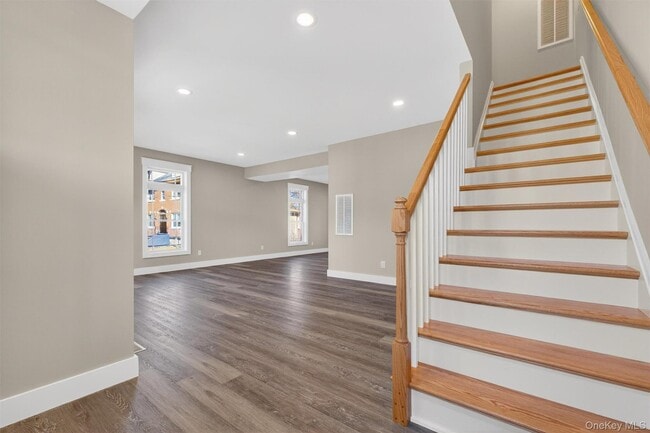 Building Photo - 104 North Rd