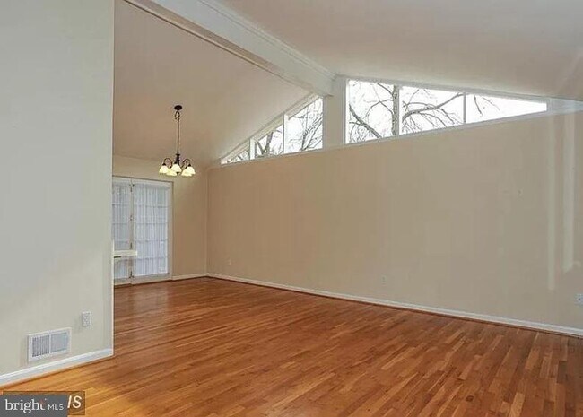 Foto del edificio - 8707 Greystone Pl